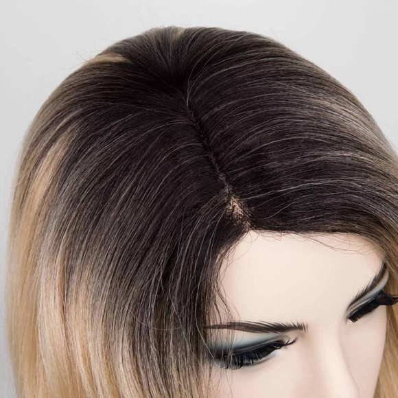 30" Side Part Golden Blonde Wavy Wig | Ariana - Picture 6 of 8